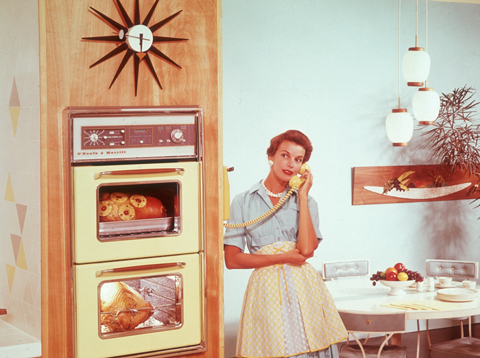 POP QUIZ PDX: Grave Robbers, Sex Scandals, and Your Mom Has Some OPINIONS About Thanksgiving Dinner!